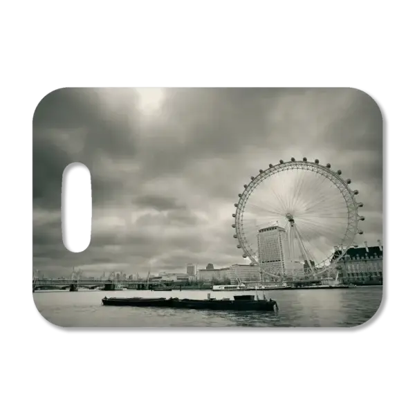 Premium luggage tag featuring London skyline.